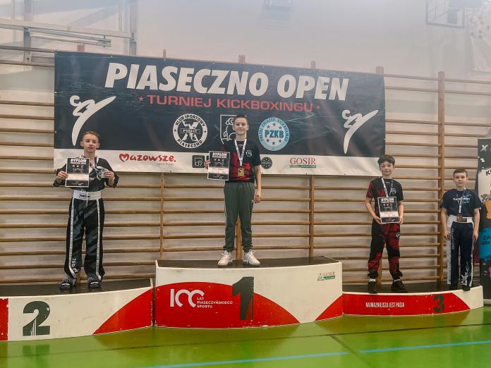 Udany start zawodników KSW Łuków w Piasecznie